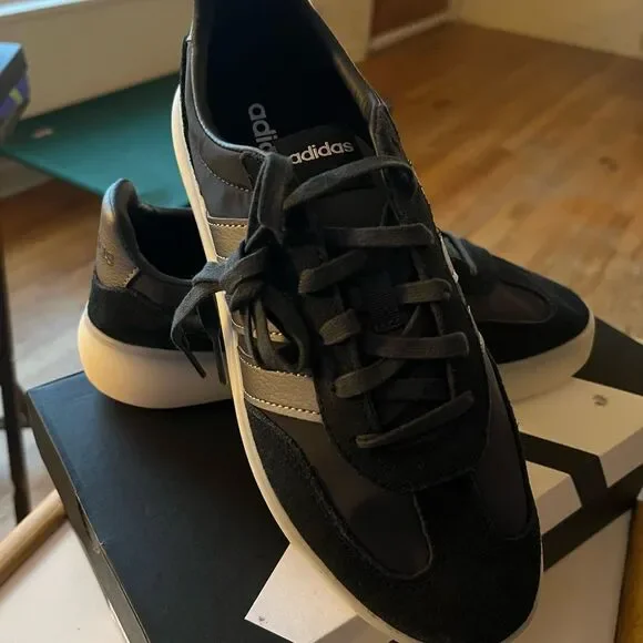 Adidas Women’s Barreda Decode Sneakers Size 9 - Picture 6 of 10